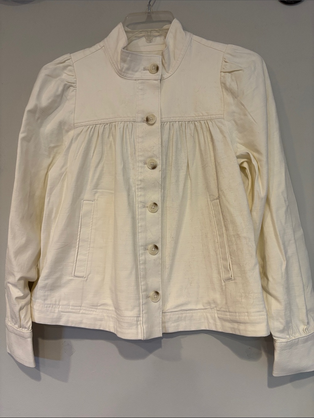 Treasure & Bond Cream Button-Front Jacket with Gathered Yoke